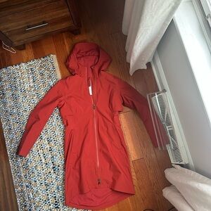 Lululemon Rain Rebel Jacket sz 4